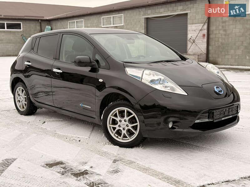 Хетчбек Nissan Leaf 2014 в Дубровиці