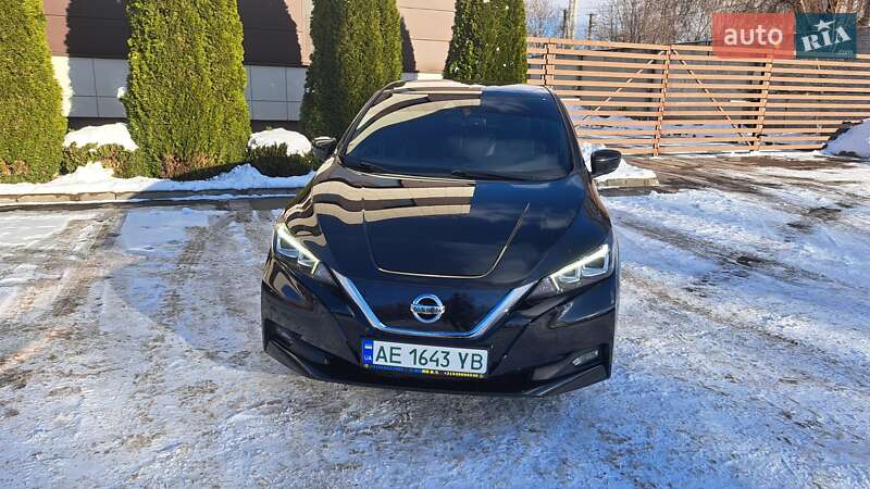 Хетчбек Nissan Leaf 2018 в Дніпрі