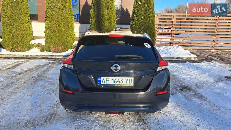 Хетчбек Nissan Leaf 2018 в Дніпрі