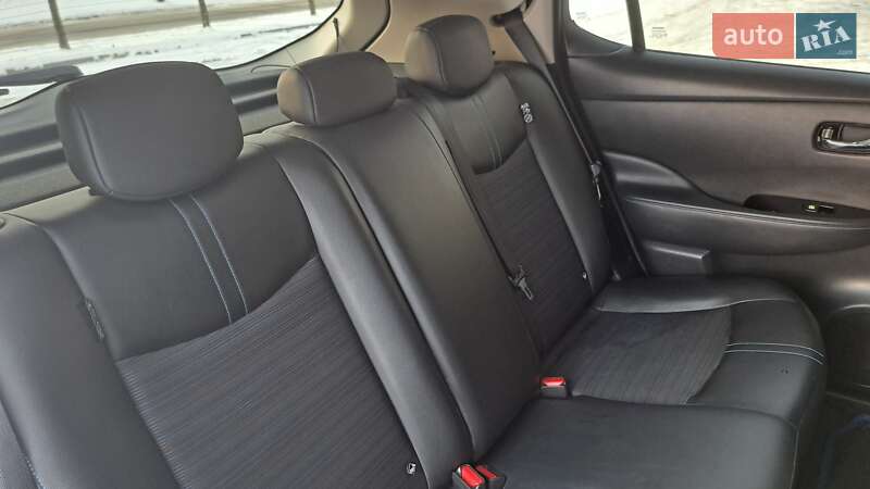 Хетчбек Nissan Leaf 2018 в Дніпрі