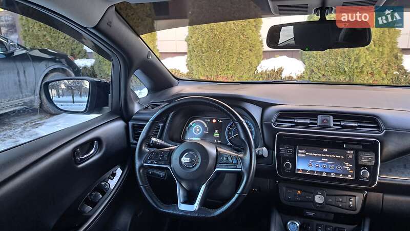 Хетчбек Nissan Leaf 2018 в Дніпрі