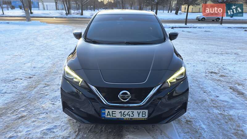 Хетчбек Nissan Leaf 2018 в Дніпрі