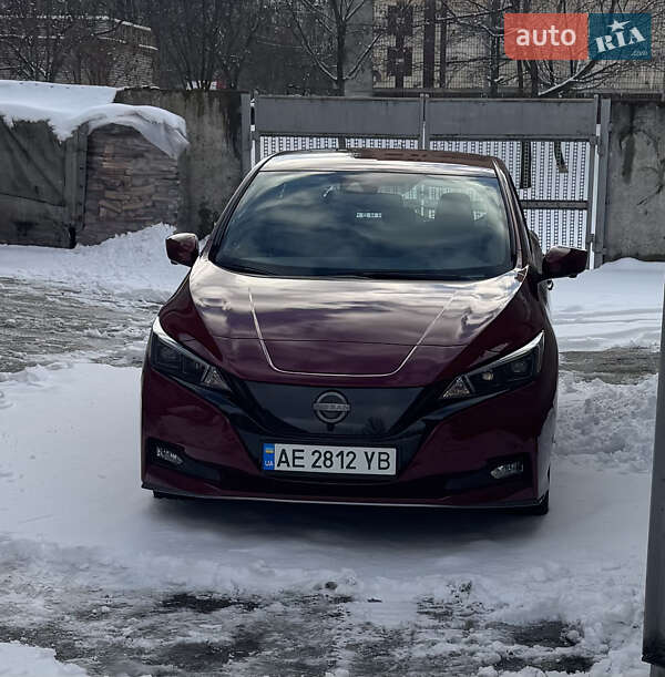 Хетчбек Nissan Leaf 2024 в Дніпрі