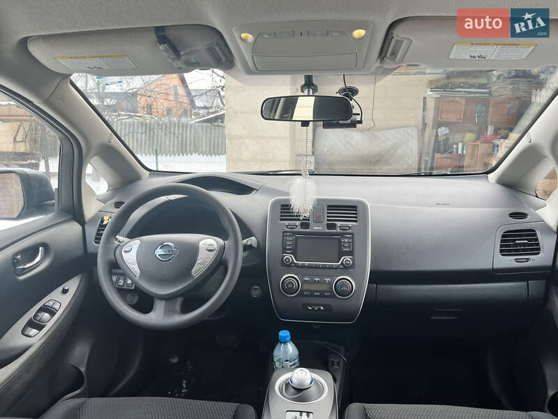 Хетчбек Nissan Leaf 2015 в Житомирі