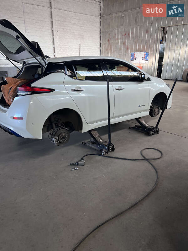 Хэтчбек Nissan Leaf 2019 в Ужгороде фото 21 Хэтчбек Nissan Leaf 2019 в Ужгороде