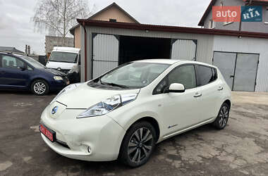 Хэтчбек Nissan Leaf 2012 в Сокале