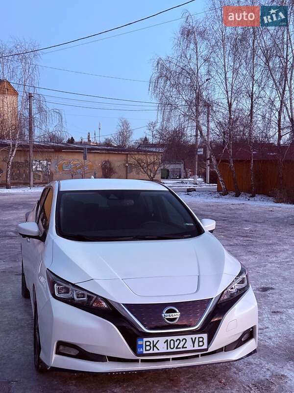 Хэтчбек Nissan Leaf 2020 в Ровно