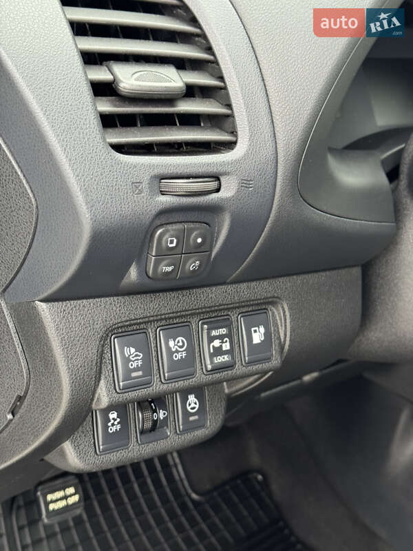 Хэтчбек Nissan Leaf 2013 в Дрогобыче