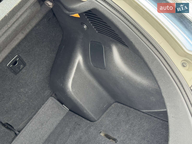 Хэтчбек Nissan Leaf 2013 в Дрогобыче