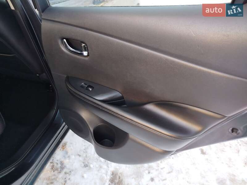 Хэтчбек Nissan Leaf 2013 в Житомире