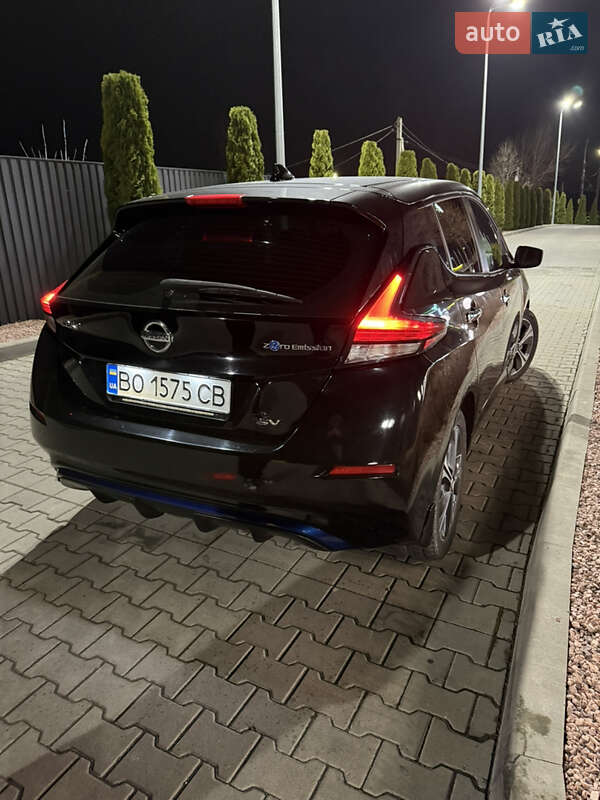 Хэтчбек Nissan Leaf 2017 в Тернополе