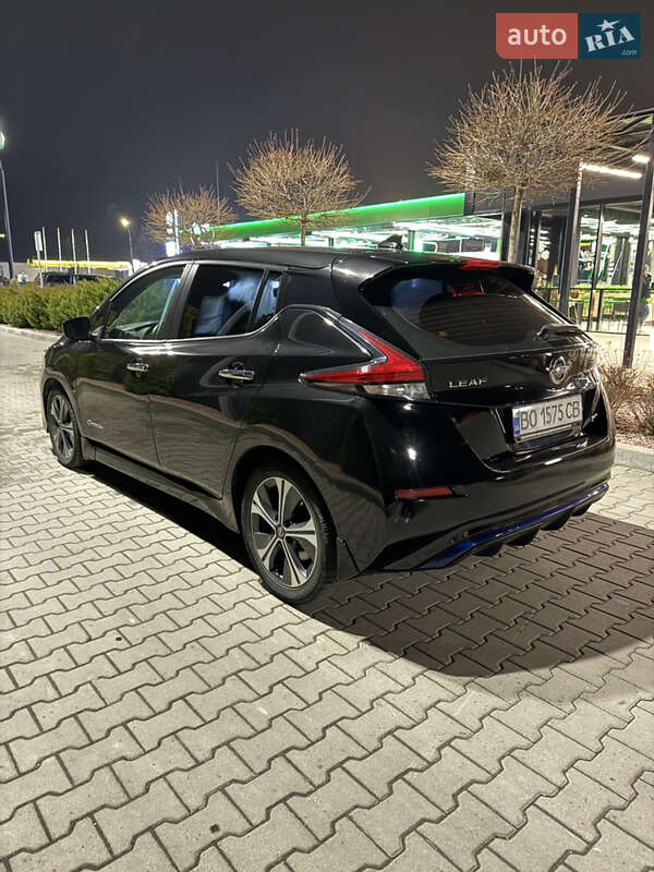 Хэтчбек Nissan Leaf 2017 в Тернополе