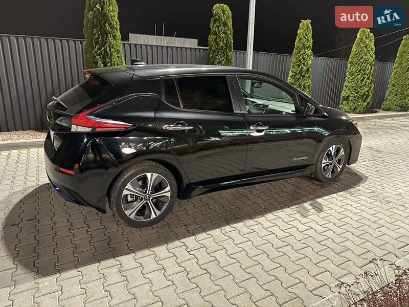 Хэтчбек Nissan Leaf 2017 в Тернополе