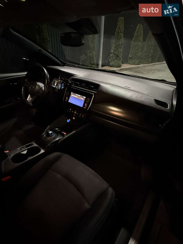 Хэтчбек Nissan Leaf 2017 в Тернополе