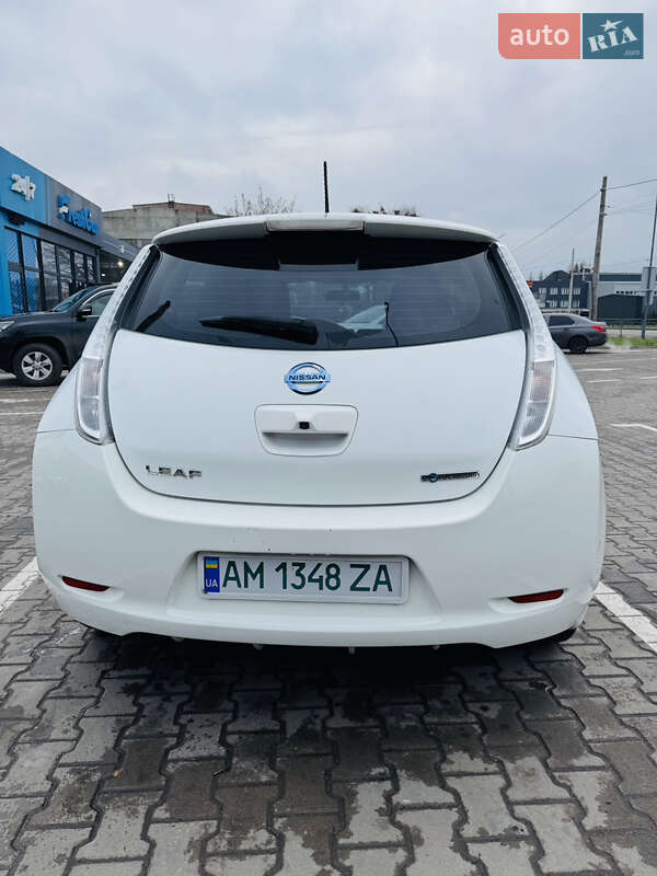 Хэтчбек Nissan Leaf 2015 в Житомире