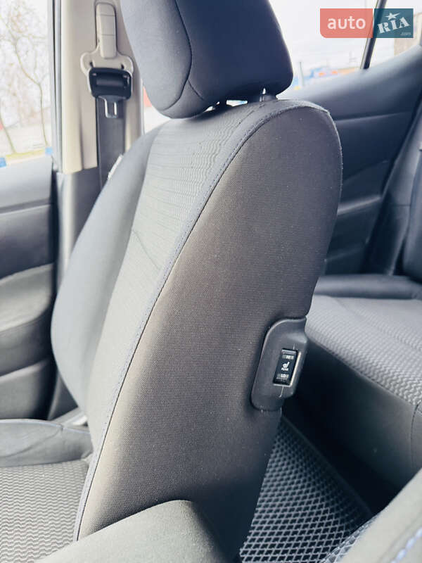 Хэтчбек Nissan Leaf 2015 в Житомире