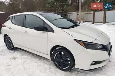 Хэтчбек Nissan Leaf 2024 в Львове