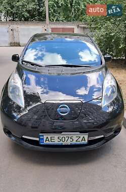 Хэтчбек Nissan Leaf 2013 в Днепре