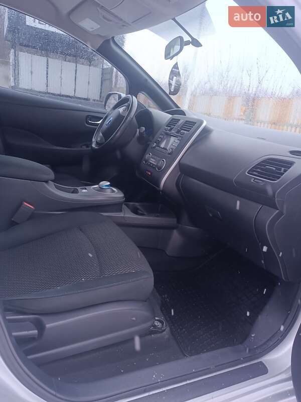 Хетчбек Nissan Leaf 2013 в Вінниці фото 5 Хетчбек Nissan Leaf 2013 в Вінниці