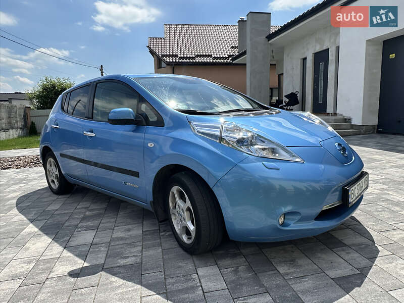 Хэтчбек Nissan Leaf 2012 в Львове
