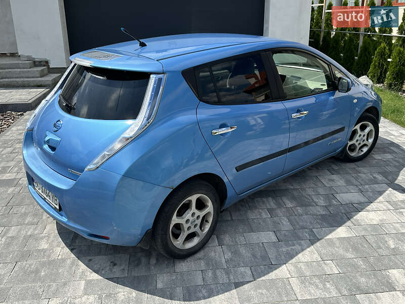 Хэтчбек Nissan Leaf 2012 в Львове