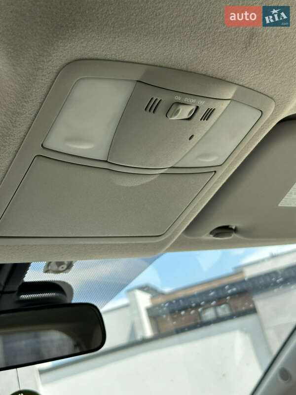 Хэтчбек Nissan Leaf 2012 в Львове