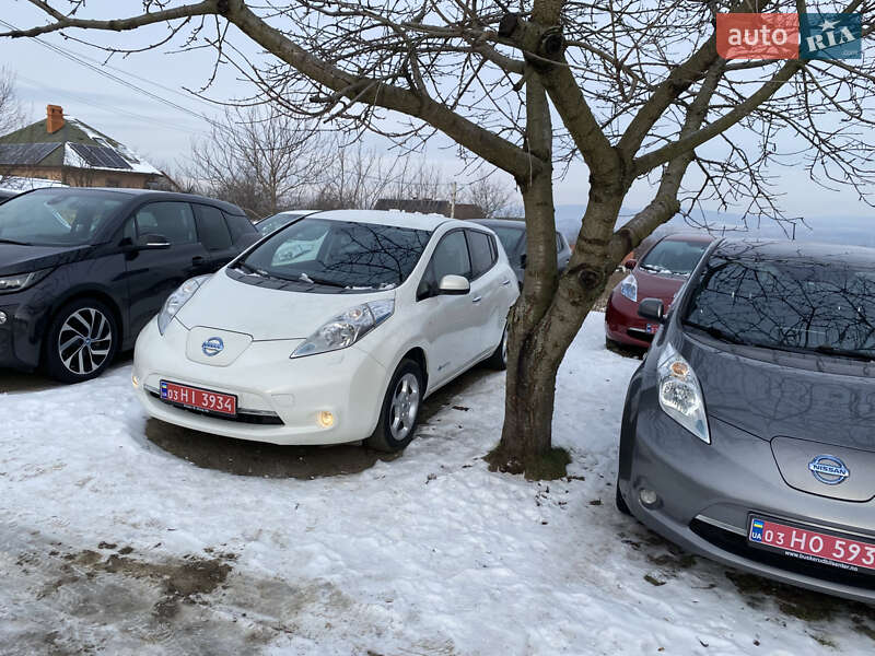 Хэтчбек Nissan Leaf 2014 в Черновцах