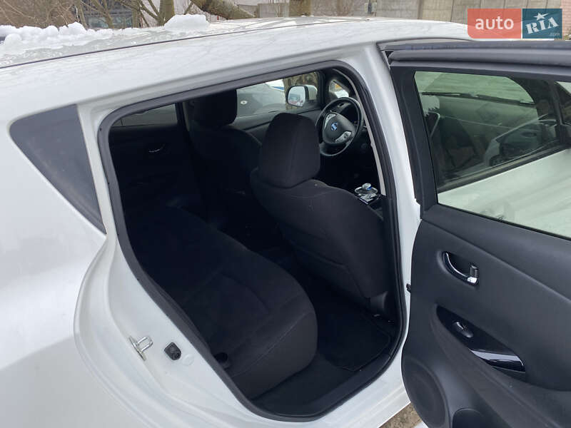 Хэтчбек Nissan Leaf 2014 в Черновцах