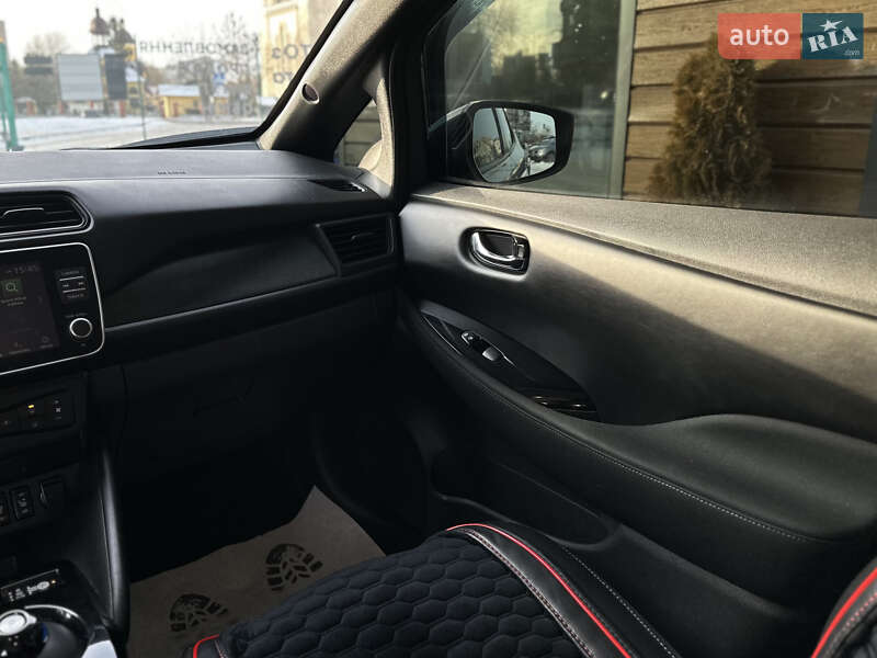 Хэтчбек Nissan Leaf 2022 в Шептицькому