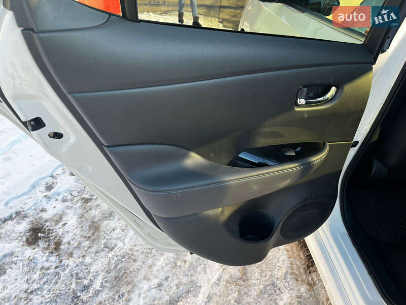 Хетчбек Nissan Leaf 2020 в Чернігові