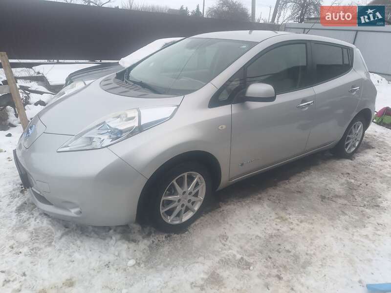 Хэтчбек Nissan Leaf 2012 в Кривом Роге