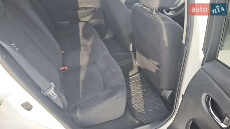 Хэтчбек Nissan Leaf 2014 в Каменец-Подольском