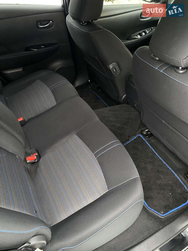 Хэтчбек Nissan Leaf 2017 в Тальном