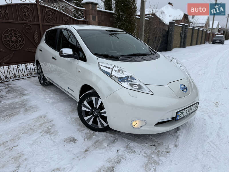 Хэтчбек Nissan Leaf 2014 в Ровно