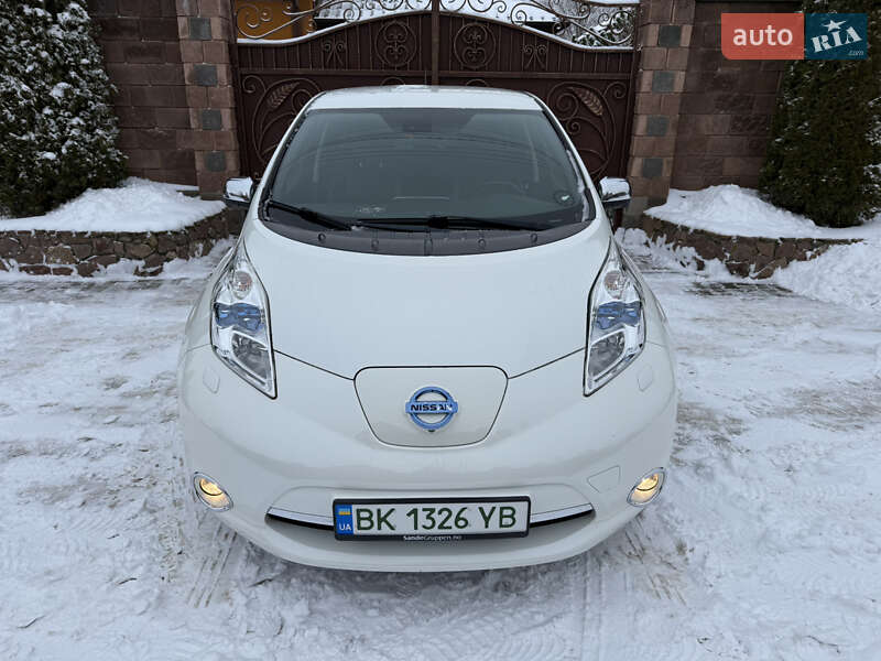 Хэтчбек Nissan Leaf 2014 в Ровно