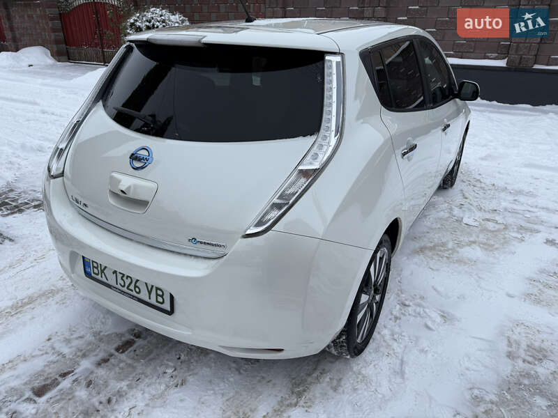 Хэтчбек Nissan Leaf 2014 в Ровно