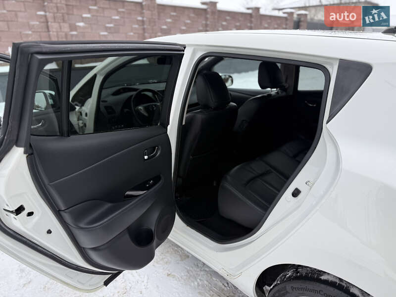 Хэтчбек Nissan Leaf 2014 в Ровно