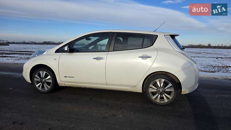 Хэтчбек Nissan Leaf 2016 в Ахтырке фото 7 Хэтчбек Nissan Leaf 2016 в Ахтырке
