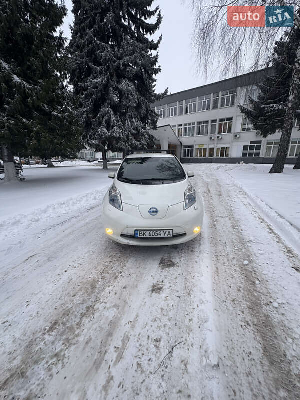 Хэтчбек Nissan Leaf 2013 в Ровно