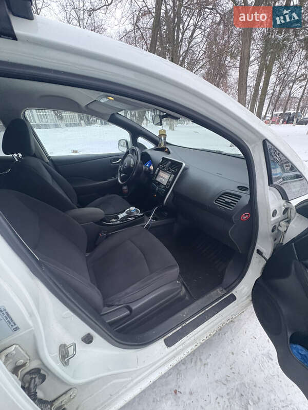Хэтчбек Nissan Leaf 2013 в Ровно