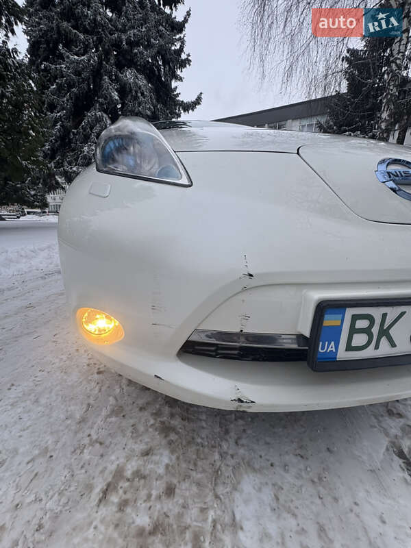 Хэтчбек Nissan Leaf 2013 в Ровно
