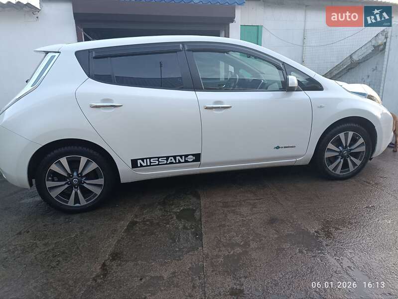 Хэтчбек Nissan Leaf 2014 в Одессе