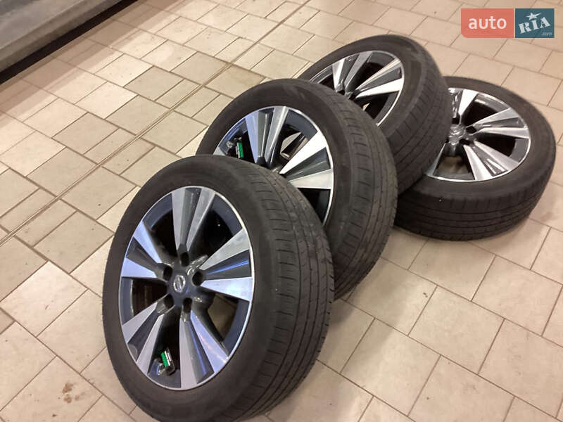 Хэтчбек Nissan Leaf 2016 в Умани