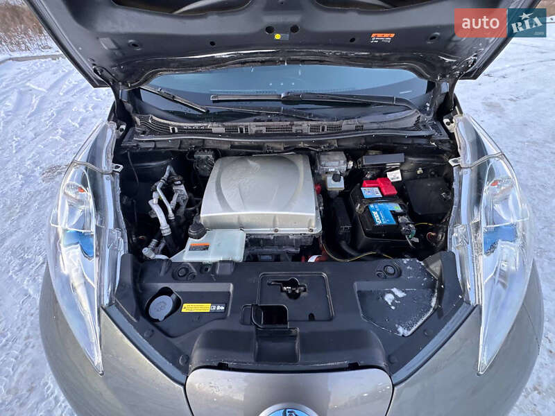 Хэтчбек Nissan Leaf 2017 в Львове