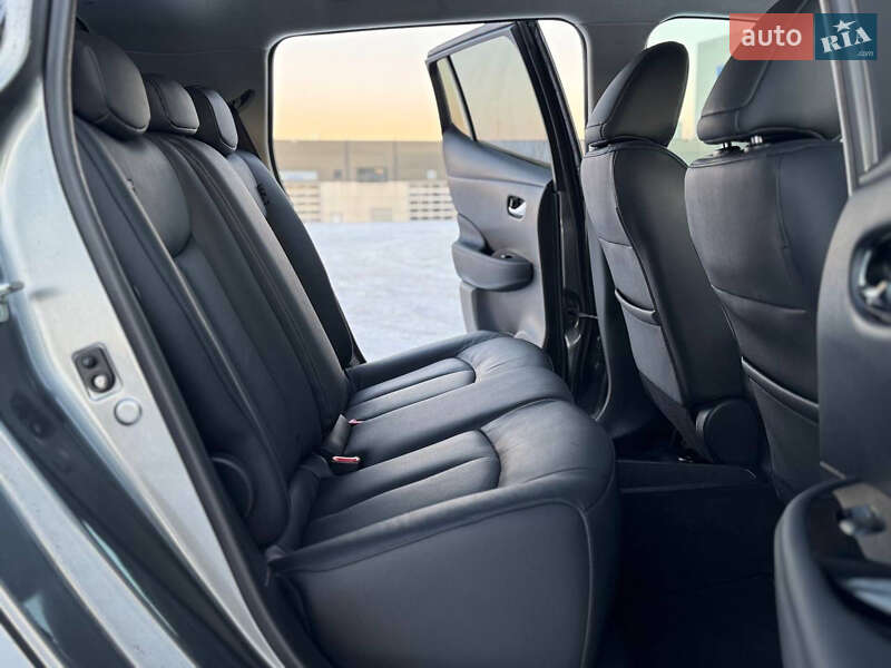 Хэтчбек Nissan Leaf 2017 в Львове