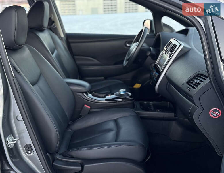 Хэтчбек Nissan Leaf 2017 в Львове