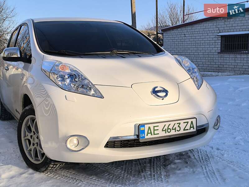 Хэтчбек Nissan Leaf 2013 в Днепре