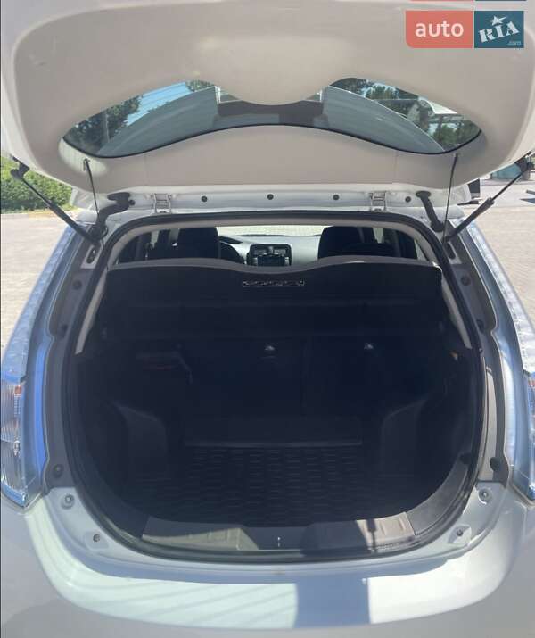 Хэтчбек Nissan Leaf 2013 в Одессе