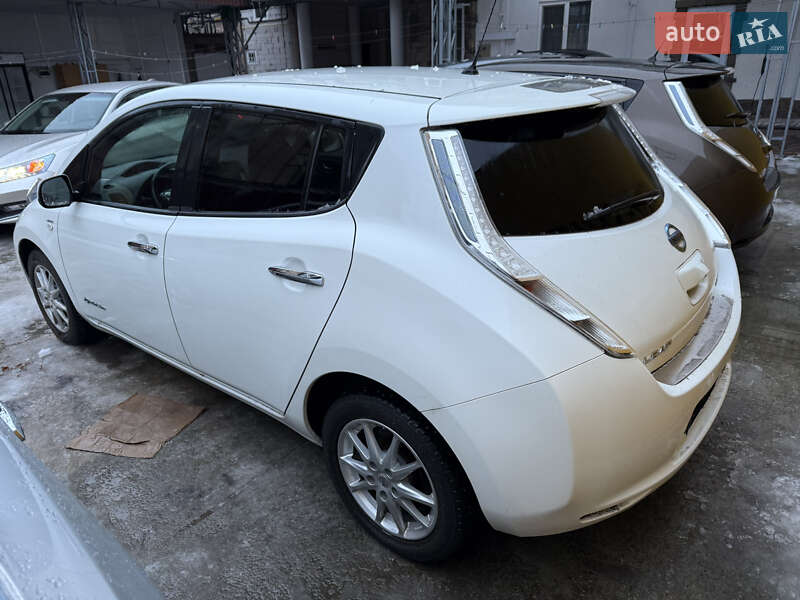 Хэтчбек Nissan Leaf 2017 в Умани