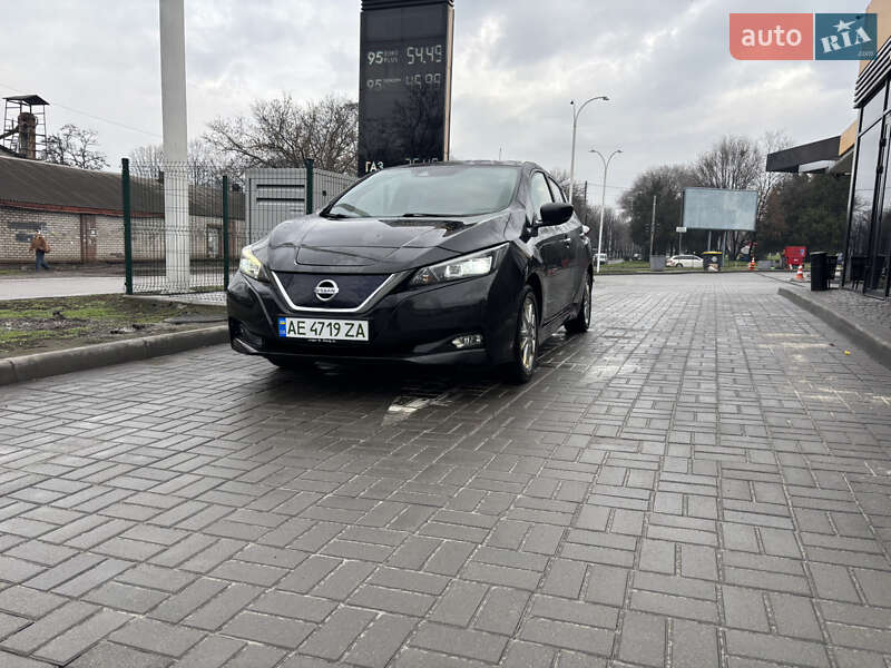 Хэтчбек Nissan Leaf 2018 в Каменском